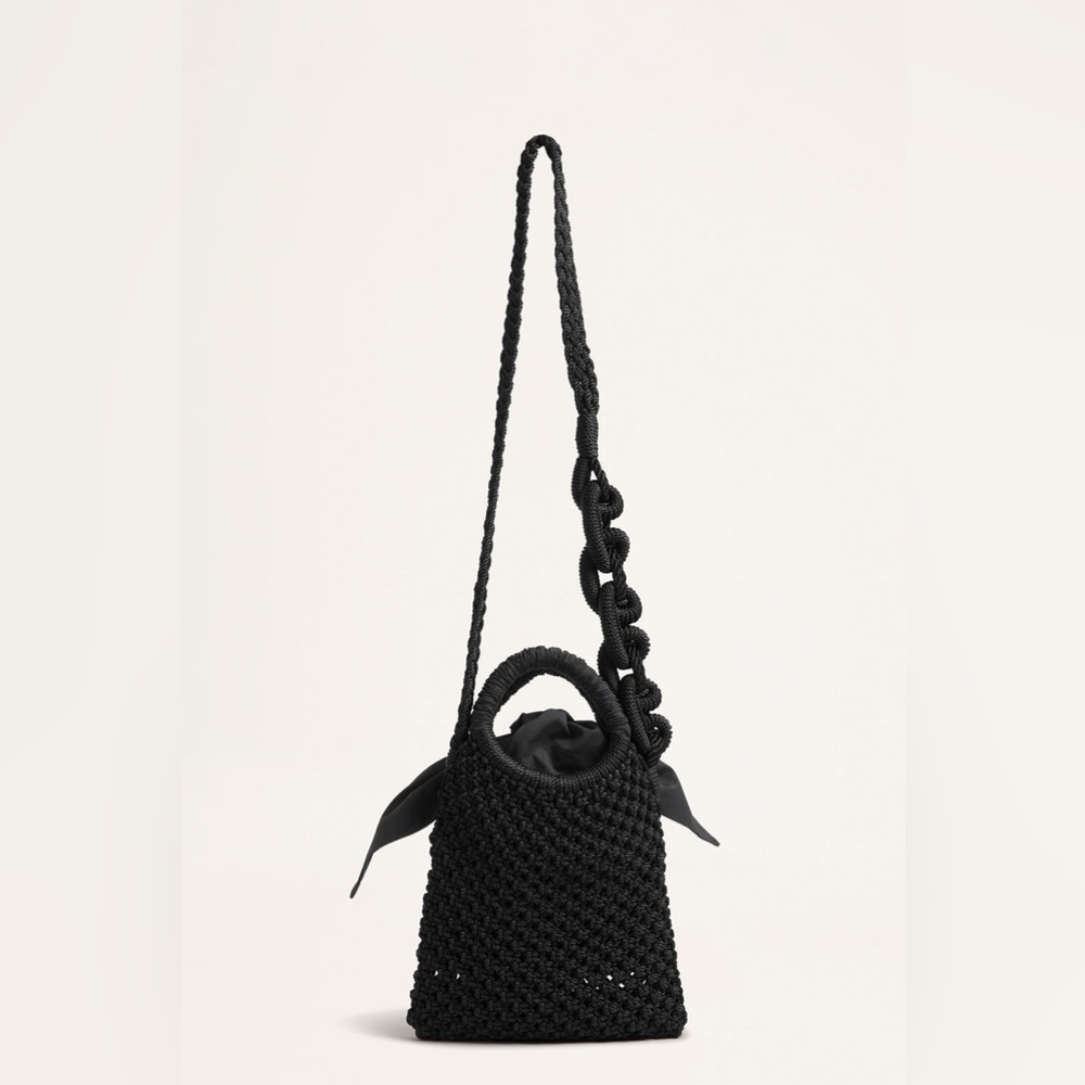 Strap Bag in Black